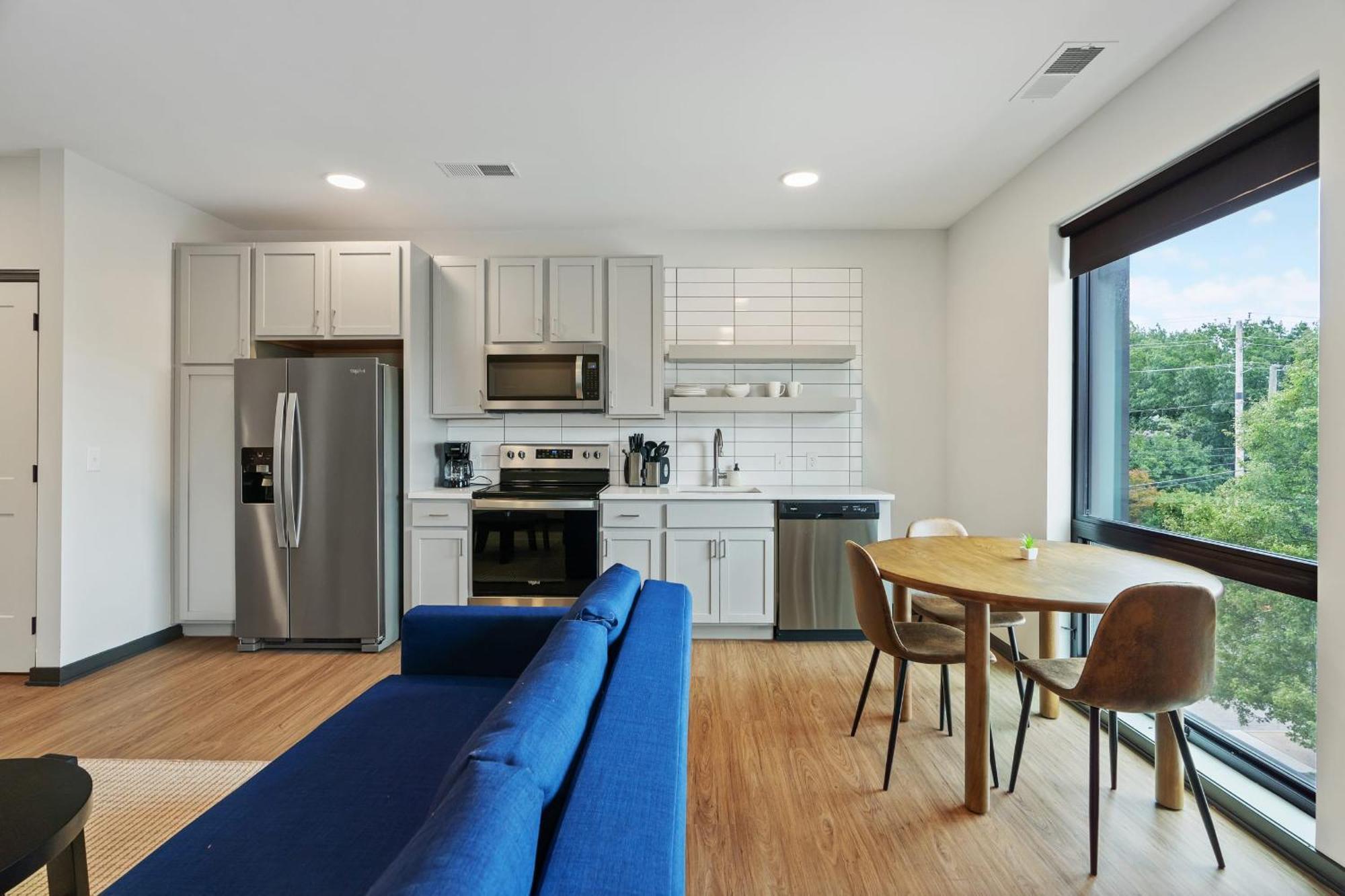 Cozysuites On Mass With Garage Parking #4 Indianapolis Buitenkant foto